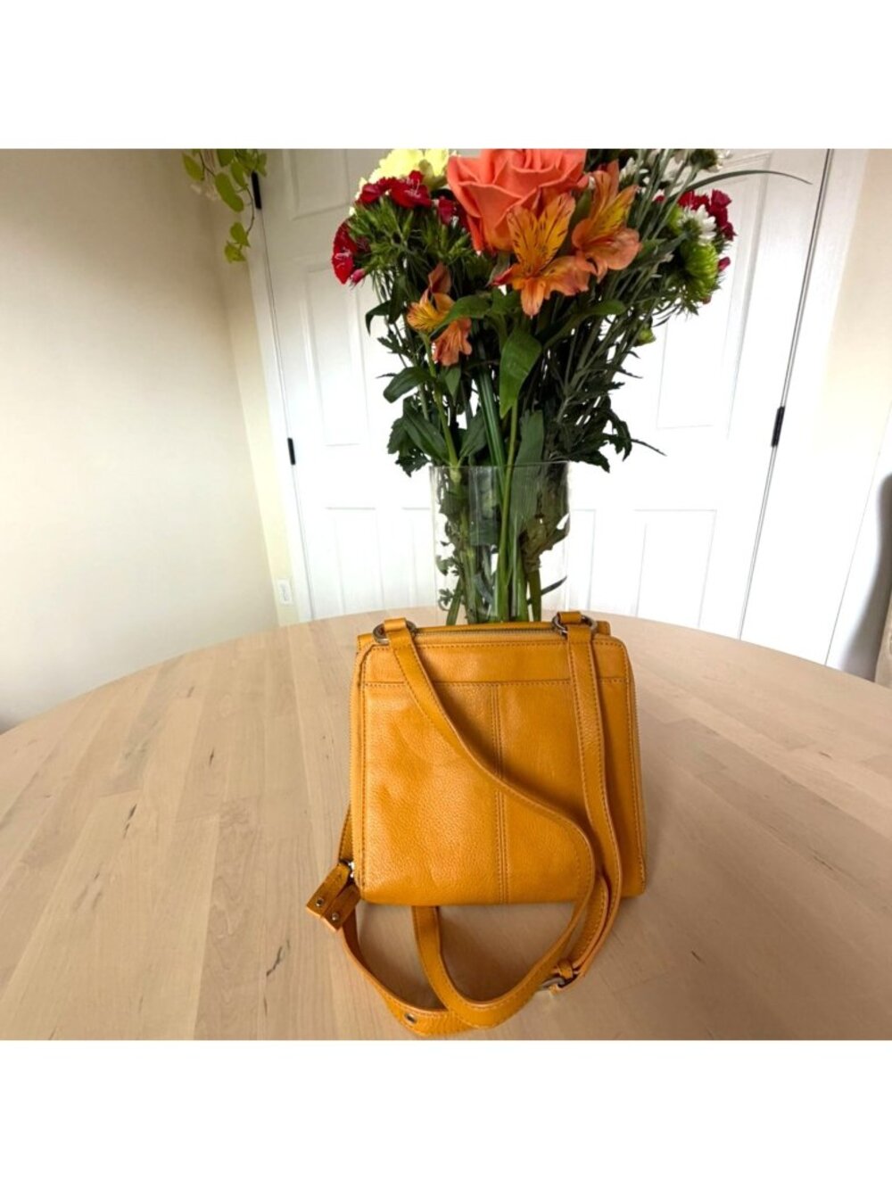 Tignanello Yellow Leather Crossbody Bag Adjustable Strap Organizer Purse - Picture 16 of 16